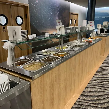 Family - Free Pool Apartment Bešeňová