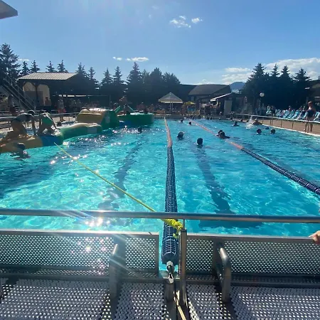 Family - Free Pool Apartment *