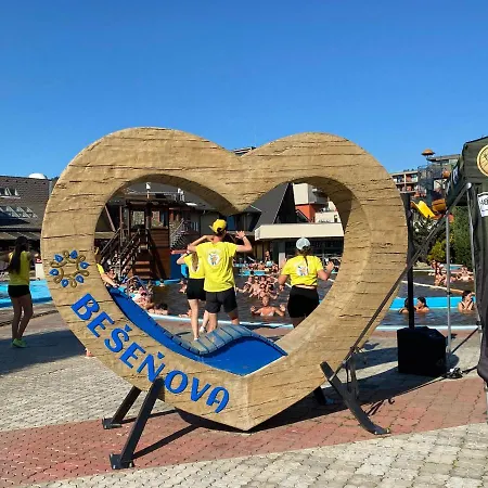 شقة Family - Free Pool Bešeňová