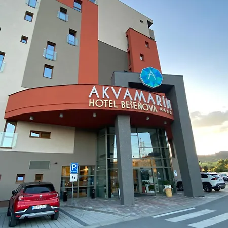 Family - Free Pool *