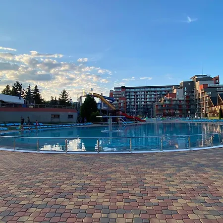 Family - Free Pool Apartment