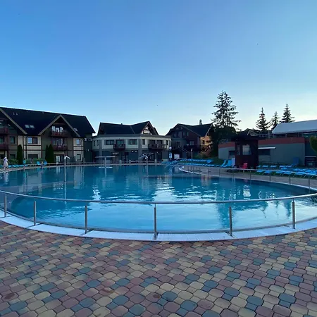 Family - Free Pool * Bešeňová